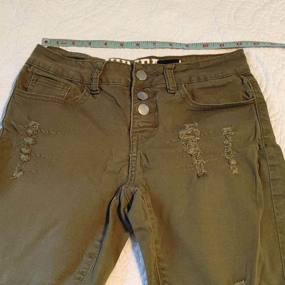 Army green shredded pants
